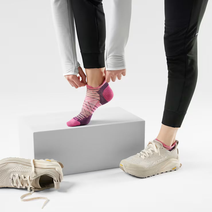 Smartwool Women's Run Stripe Low Ankle Socks - Image 2